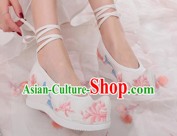 China National Woman Shoes Traditional Embroidered Flowers Wedges Shoes Handmade White Cloth Shoes