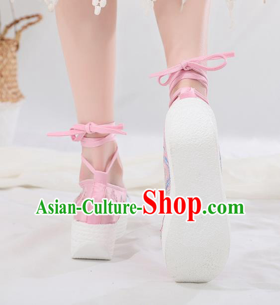 China Handmade Platform Shoes Embroidered Peach Blossom Shoes Traditional Hanfu Pink Satin Shoes