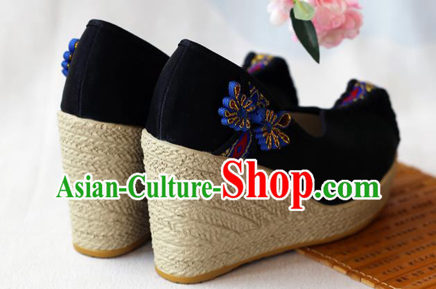 Chinese National Embroidered Black Cloth Shoes Yunnan Ethnic Woman Wedge Heel Shoes