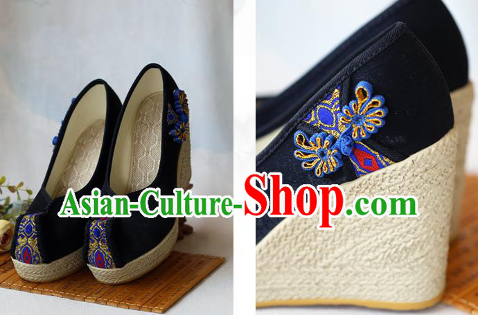 Chinese National Embroidered Black Cloth Shoes Yunnan Ethnic Woman Wedge Heel Shoes