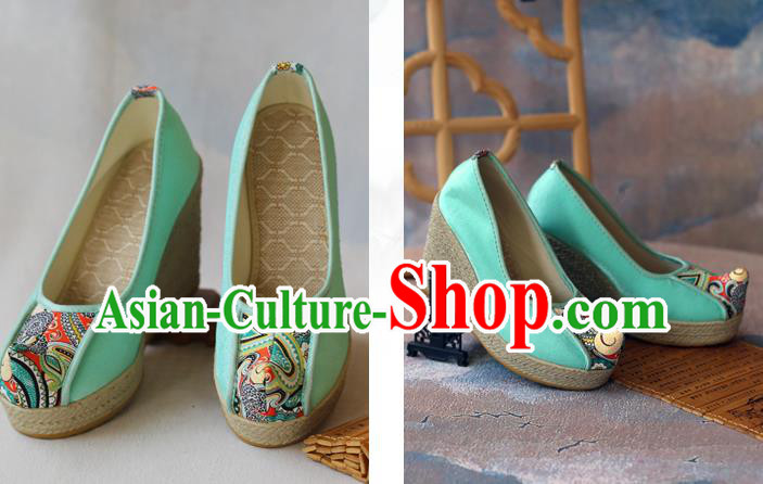 Chinese Yunnan Ethnic Woman Wedge Heel Shoes National Embroidered Green Cloth Shoes