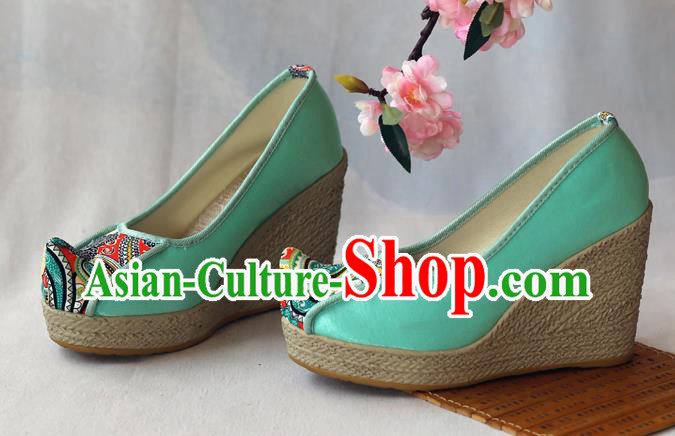 Chinese Yunnan Ethnic Woman Wedge Heel Shoes National Embroidered Green Cloth Shoes