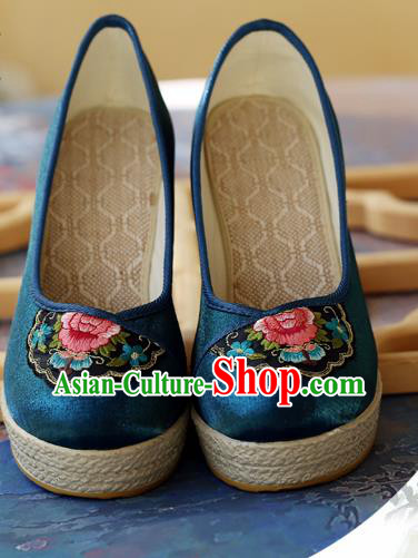 Chinese National Embroidered Flower Deep Blue Shoes Yunnan Ethnic Woman Wedge Heel Shoes