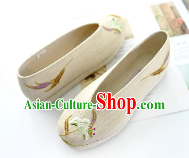 China Beige Embroidered Shoes Traditional Qing Dynasty Palace Lady Shoes Handmade Cloth Shoes