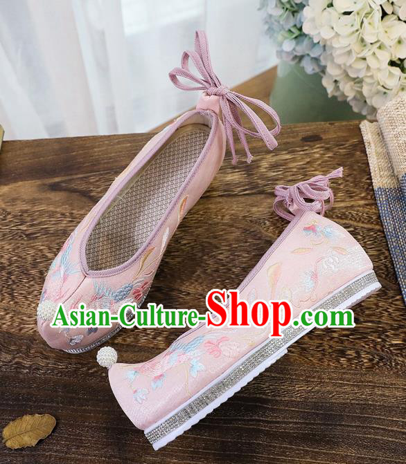 China Embroidered Pink Cloth Shoes Handmade Princess Pearls Shoes Traditional Ming Dynasty Hanfu Shoes