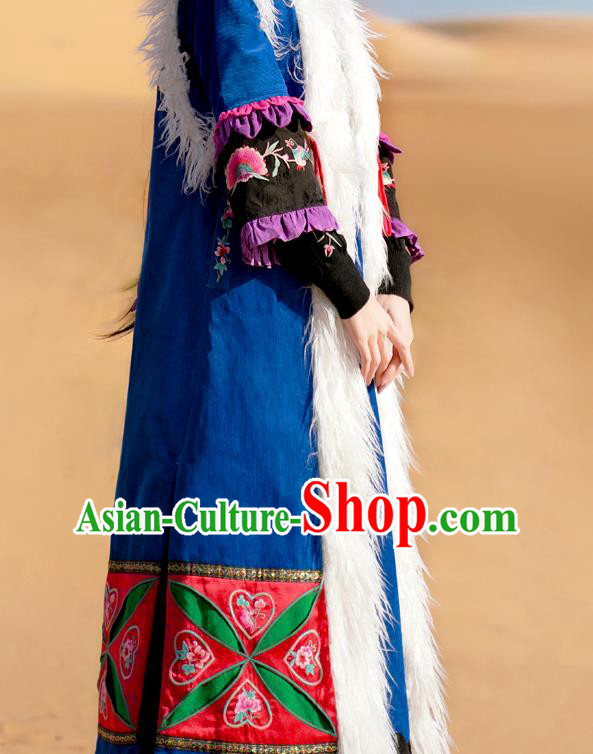Chinese Traditional Ethnic Woman Outer Garment Costume Tang Suit Embroidered Blue Long Greatcoat