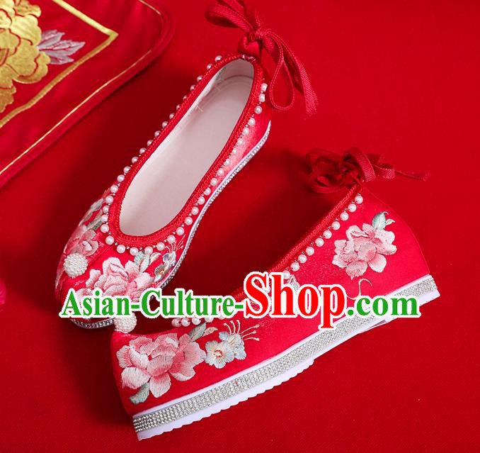 China Traditional Wedding Pearls Shoes National Embroidered Peony Shoes Handmade Red Satin Shoes