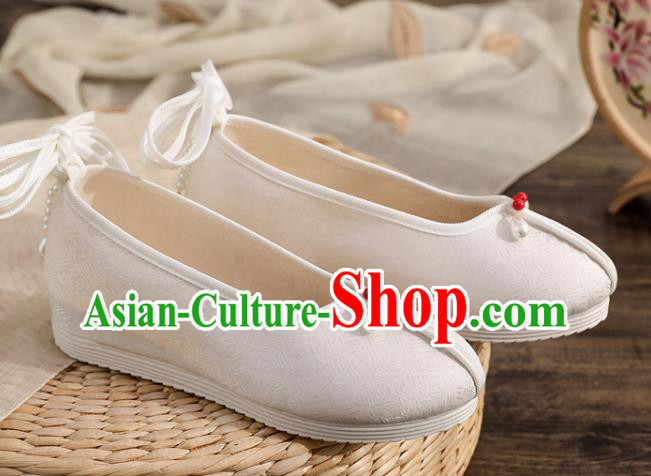 China National White Brocade Shoes Traditional Tang Suit Shoes Handmade Hanfu Dance Shoes