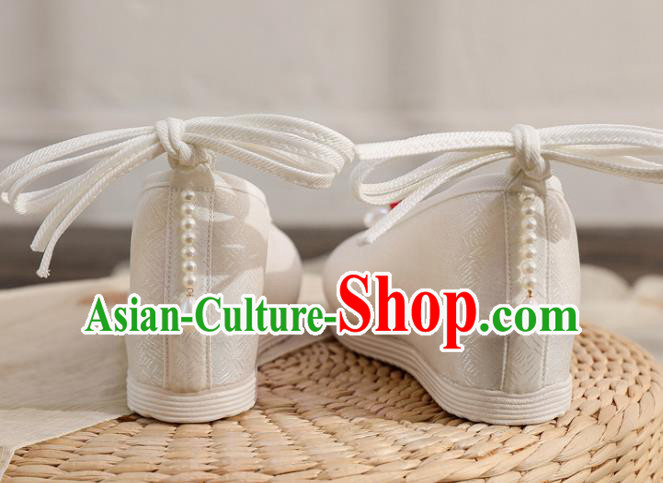 China National White Brocade Shoes Traditional Tang Suit Shoes Handmade Hanfu Dance Shoes