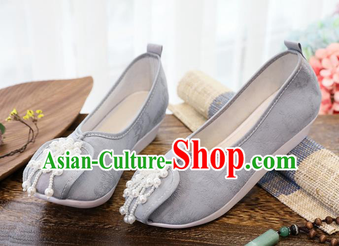 China Traditional Jacquard Grey Cloth Shoes Handmade Folk Dance Shoes National Pearls Tassel Shoes