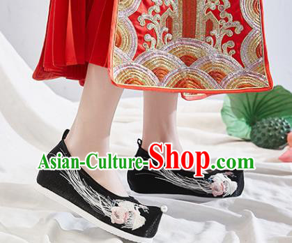 China Handmade Ancient Princess Shoes National Embroidered Phoenix Shoes Traditional Black Satin Shoes