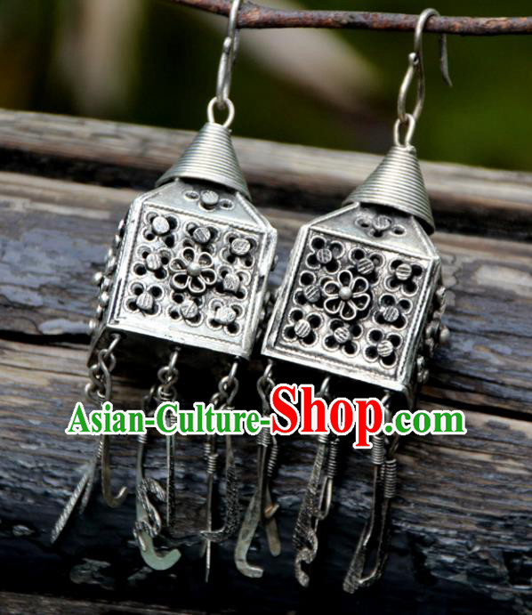 Chinese National Ear Accessories Yannan Ethnic Woman Earrings Handmade Miao Silver Ear Jewelry