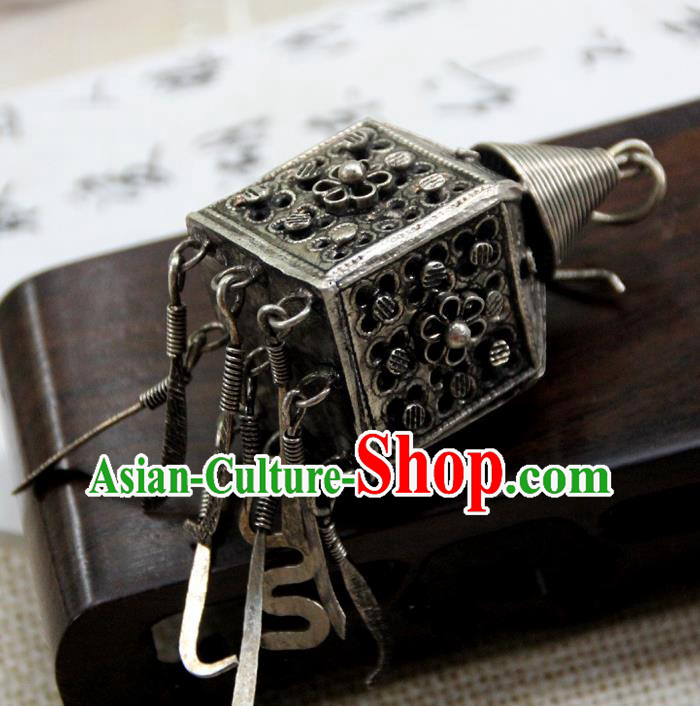 Chinese National Ear Accessories Yannan Ethnic Woman Earrings Handmade Miao Silver Ear Jewelry