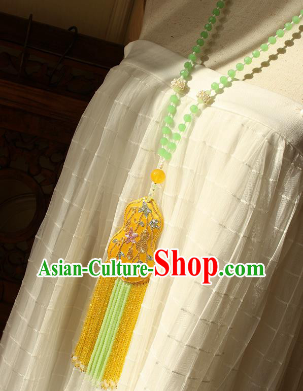 China Handmade Beads Tassel Necklet Accessories Traditional Cheongsam Embroidered Golden Gourd Sachet Necklace