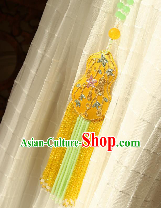 China Handmade Beads Tassel Necklet Accessories Traditional Cheongsam Embroidered Golden Gourd Sachet Necklace