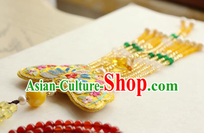 China Handmade Embroidered Yellow Butterfly Sachet Necklet Accessories Traditional Cheongsam Beads Tassel Necklace