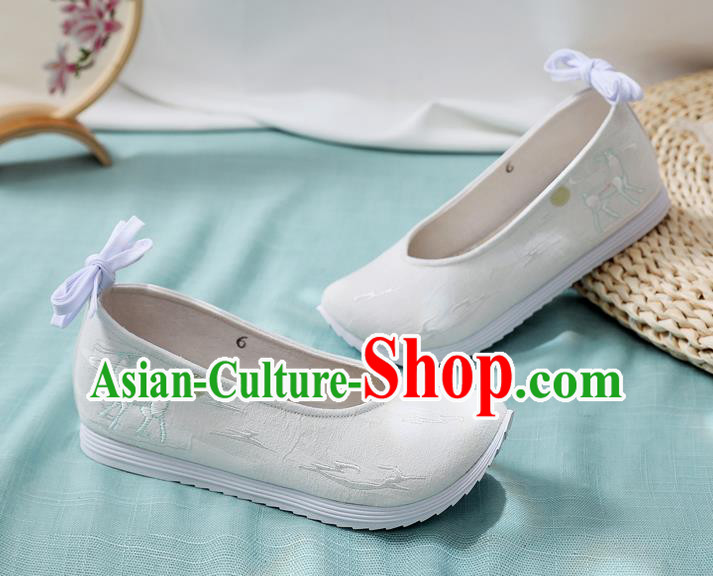 Chinese Traditional Ming Dynasty Hanfu Shoes Handmade Embroidered Beige Shoes Ancient Princess Shoes