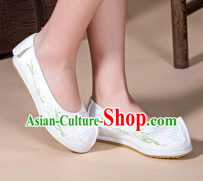Chinese Ancient Princess Shoes Traditional Ming Dynasty Hanfu Shoes Handmade Embroidered White Bow Shoes