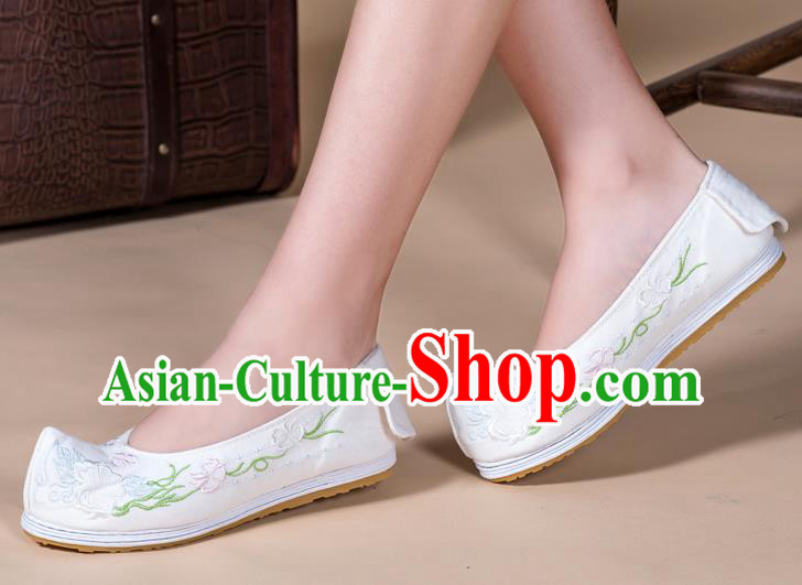 Chinese Ancient Princess Shoes Traditional Ming Dynasty Hanfu Shoes Handmade Embroidered White Bow Shoes