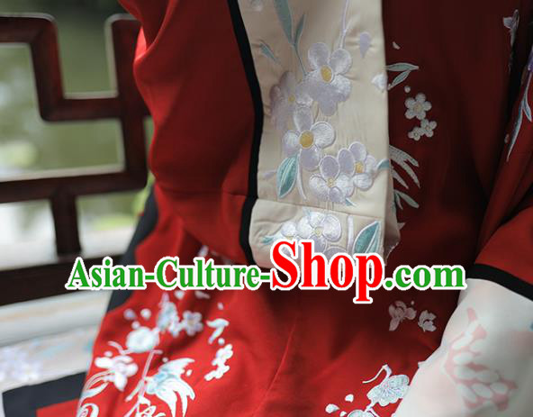 China Ancient Qing Dynasty Noble Woman Embroidered Historical Costumes and Hair Accessories