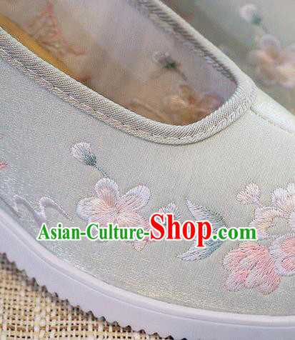 China National Light Green Cloth Shoes Traditional Wedge Shoes Embroidered Plum Blossom Shoes