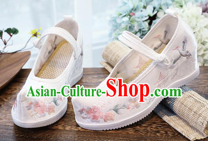China Embroidered Plum Blossom Shoes National White Cloth Shoes Traditional Wedge Shoes