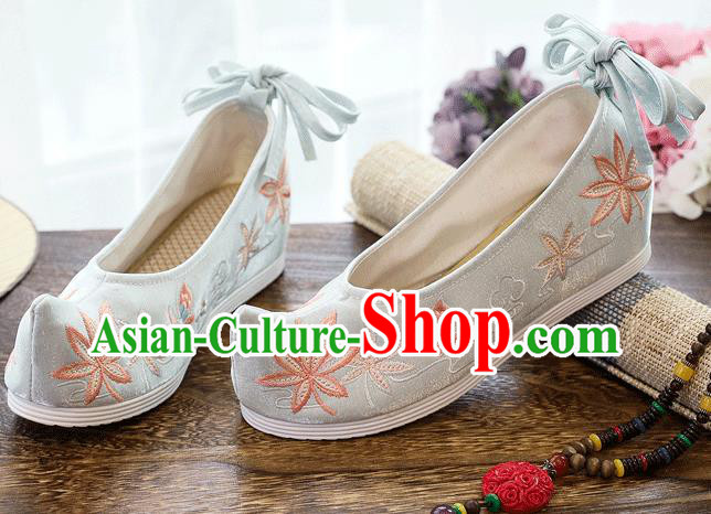 China Handmade Light Blue Cloth Shoes Traditional National Woman Shoes Embroidered Maple Leaf Shoes