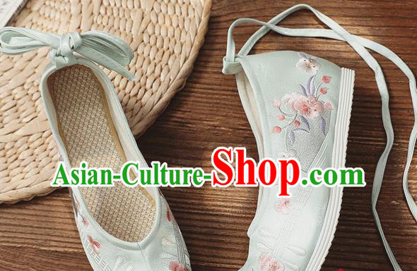 China Folk Dance Shoes Embroidered Lute Shoes Handmade Light Green Cloth Bow Shoes