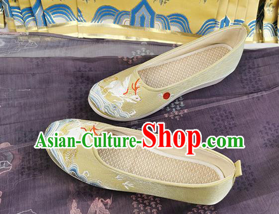 China Ancient Princess Shoes Traditional Hanfu Light Green Shoes Ming Dynasty Embroidered Shoes