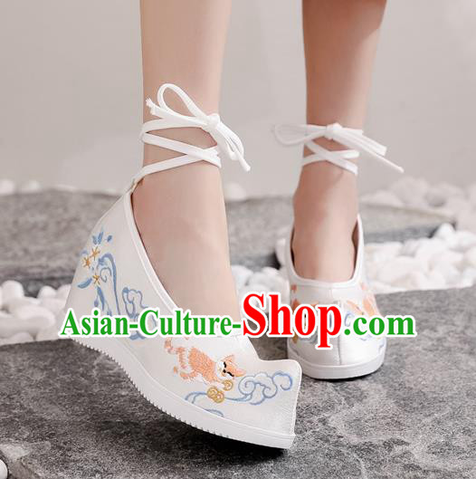 Chinese Embroidered Cat Shoes National Woman Shoes White Cloth Wedge Heel Shoes
