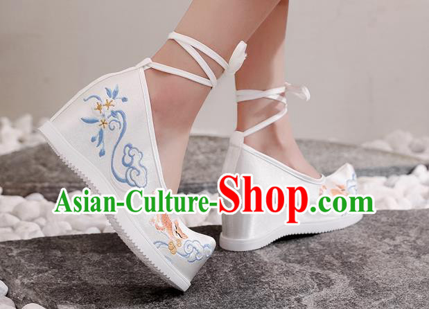 Chinese Embroidered Cat Shoes National Woman Shoes White Cloth Wedge Heel Shoes