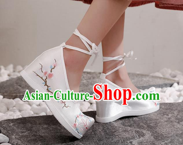 Chinese Embroidered White Cloth Shoes National Woman Shoes Traditional Hanfu Wedge Heel Shoes