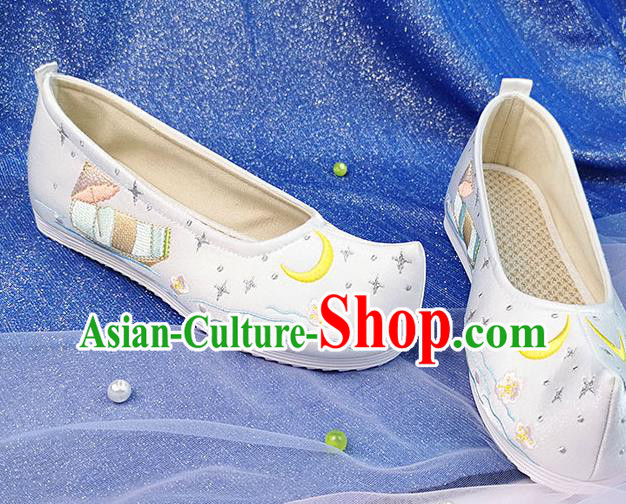 China Traditional Hanfu Embroidered Shoes Ancient Young Lady Shoes Classical Dance Shoes