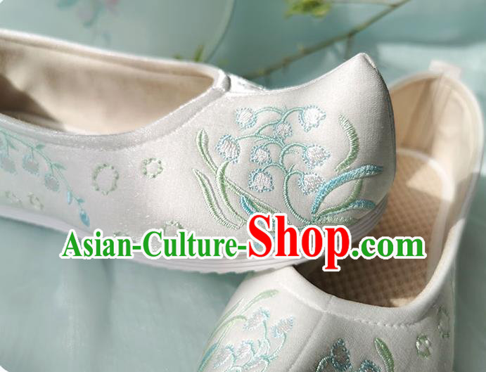 China Classical Dance Shoes Traditional Hanfu Embroidered Shoes Ancient Young Lady Shoes