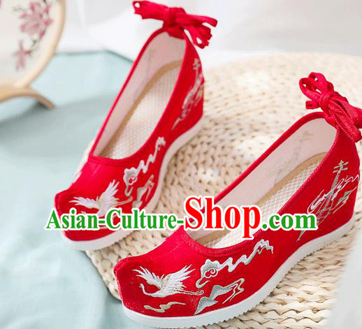 China Red Embroidered Cloud Crane Shoes Traditional Wedding Bride Shoes Handmade Wedge Shoes
