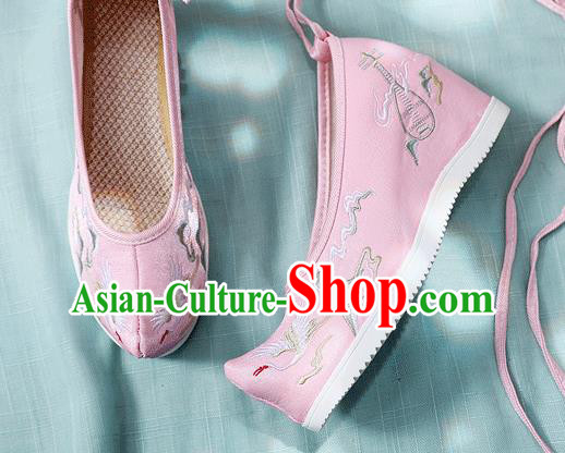 China Handmade Wedge Shoes Embroidered Cloud Crane Shoes Traditional Pink Cloth Shoes