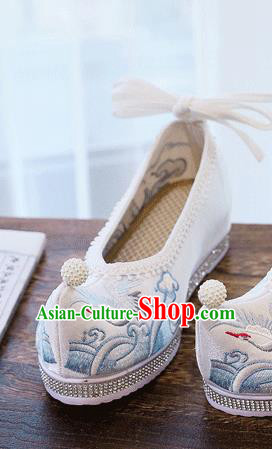 China Embroidered Crane Shoes Handmade Hanfu White Cloth Shoes Traditional Ming Dynasty Princess Shoes