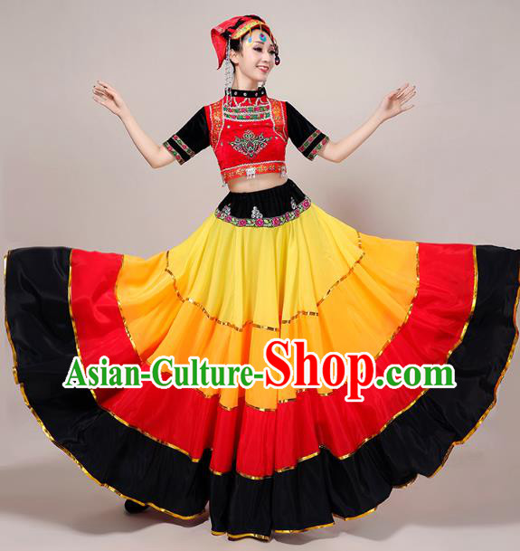 China Minority Torch Festival Dress Yi Nationality Folk Dance Costumes Guizhou Ethnic Performance Outfits and Headwear