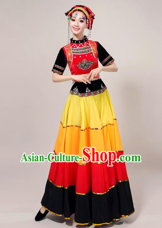 China Minority Torch Festival Dress Yi Nationality Folk Dance Costumes Guizhou Ethnic Performance Outfits and Headwear