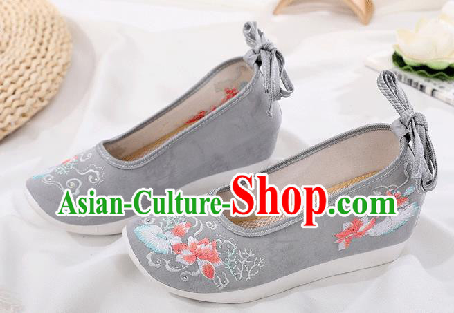 China Traditional Embroidered Lotus Grey Shoes Handmade Cloth Platform Shoes