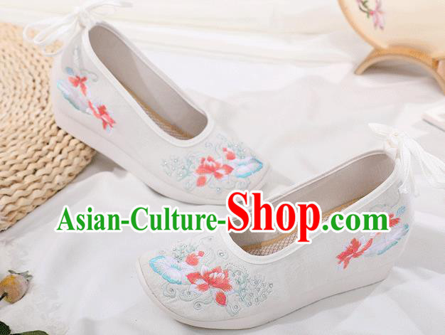 China Handmade Cloth Platform Shoes Traditional Embroidered Lotus White Shoes