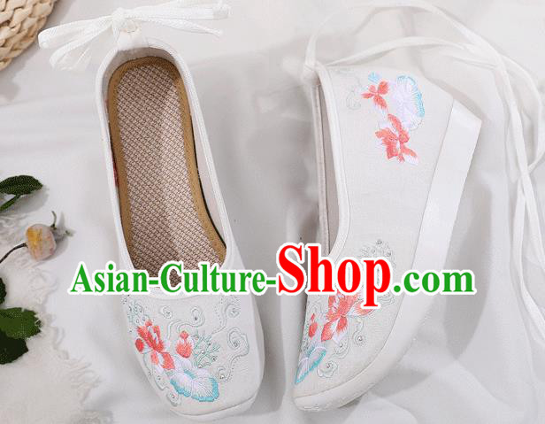 China Handmade Cloth Platform Shoes Traditional Embroidered Lotus White Shoes