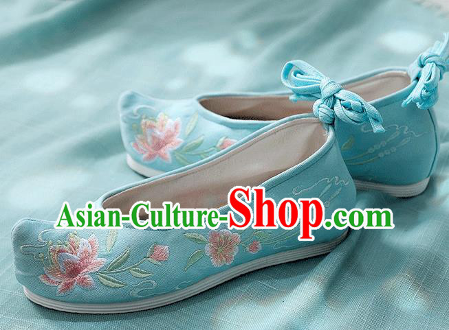 China Traditional Bow Shoes Folk Dance Blue Cloth Shoes Embroidered Peach Blossom Shoes