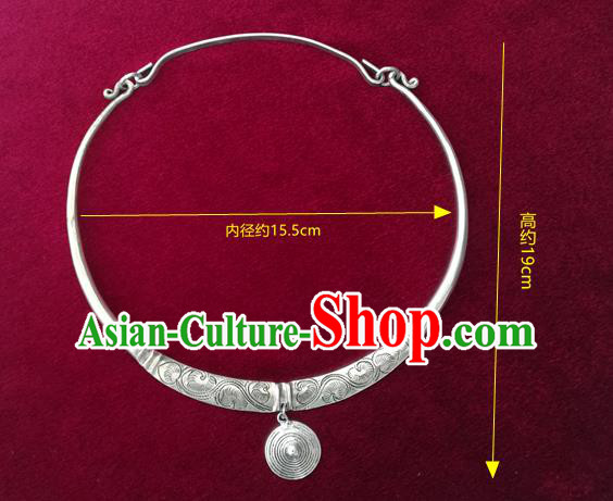 Chinese Handmade Silver Carving Necklet Hmong Ethnic Wedding Jewelry Accessories