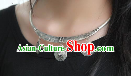 Chinese Handmade Silver Carving Necklet Hmong Ethnic Wedding Jewelry Accessories