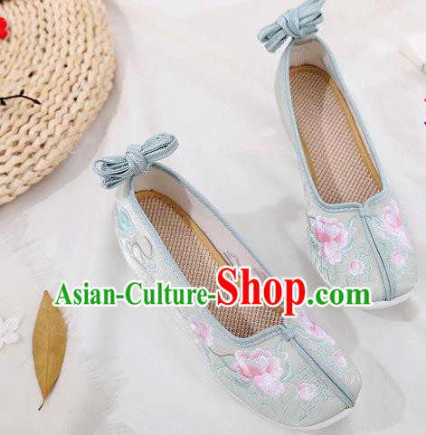 China Ancient Princess Shoes Handmade Light Green Cloth Shoes Traditional Embroidered Hanfu Shoes