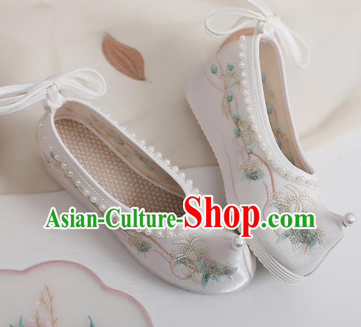 China Traditional Song Dynasty Princess Shoes Ancient Hanfu Shoes Embroidery Pearls Shoes