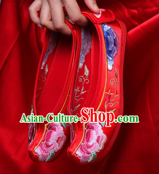 Chinese Traditional Wedding Bride Shoes National Red Cloth Shoes Classical Embroidered Peony Shoes