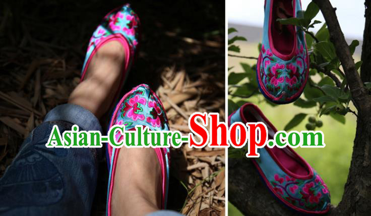 Chinese National Woman Shoes Embroidered Blue Satin Shoes Traditional Yi Nationality Shoes
