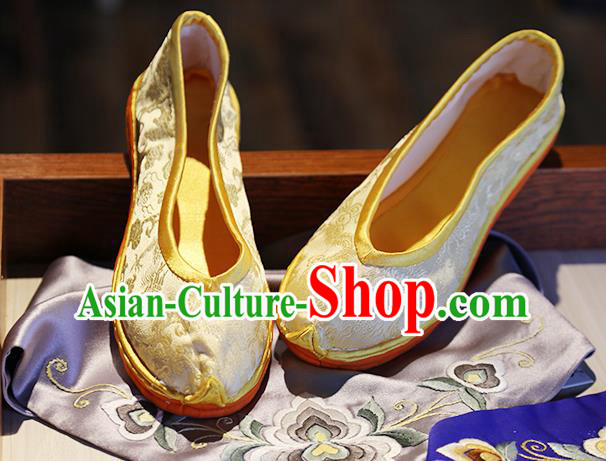 Chinese Handmade Light Golden Brocade Shoes Traditional Ancient Empress Shoes Classical Dragons Pattern Shoes